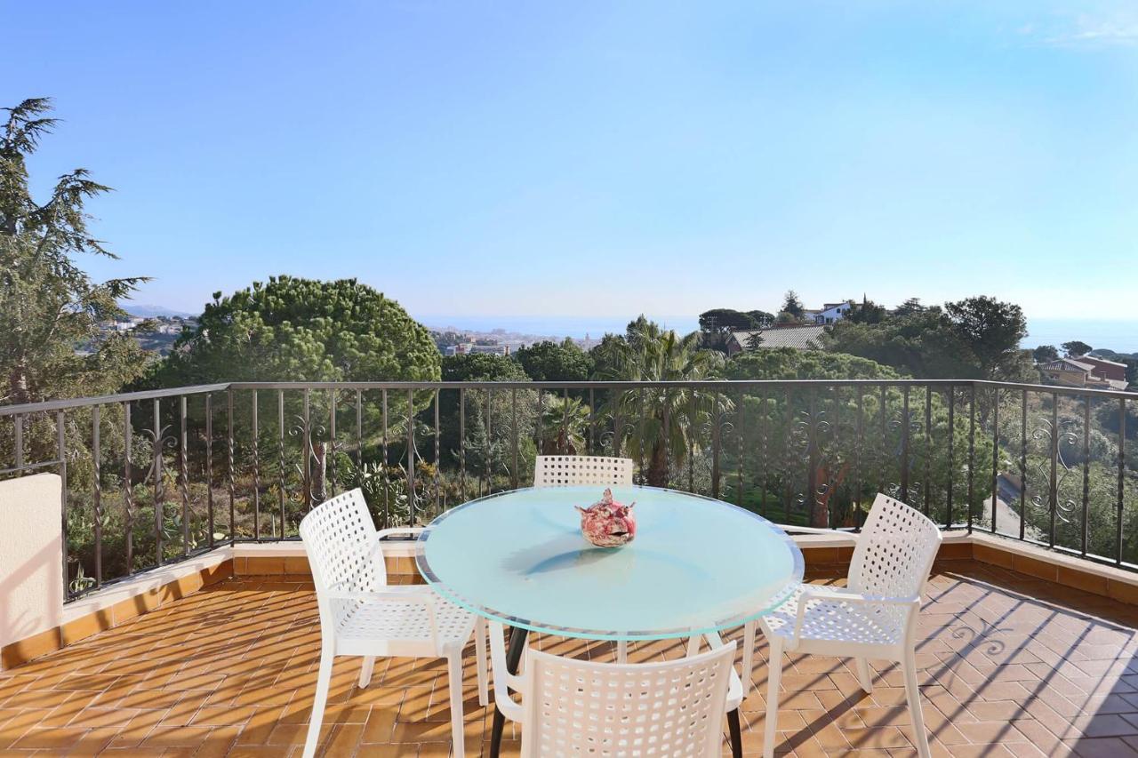 Homestay Villa Estrella - Costa Brava Calella Exteriör bild